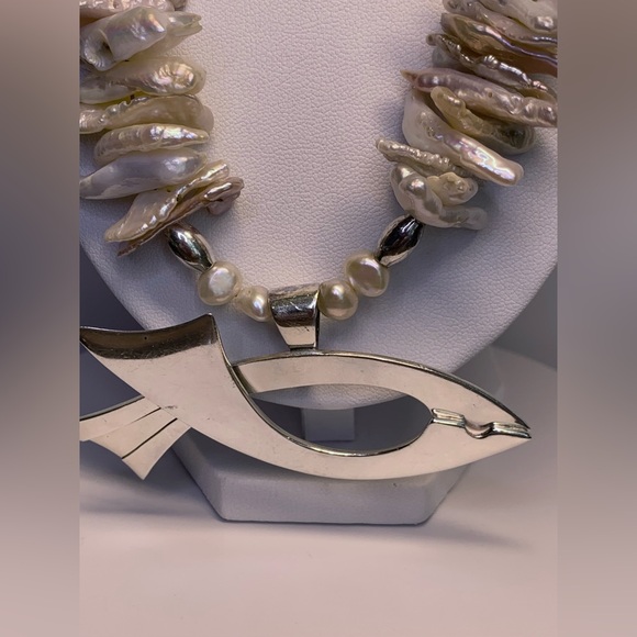 Vintage Sterling Silver Baroque & FW Pearl Necklace & Ichthus Fish Pendant - Picture 4 of 16